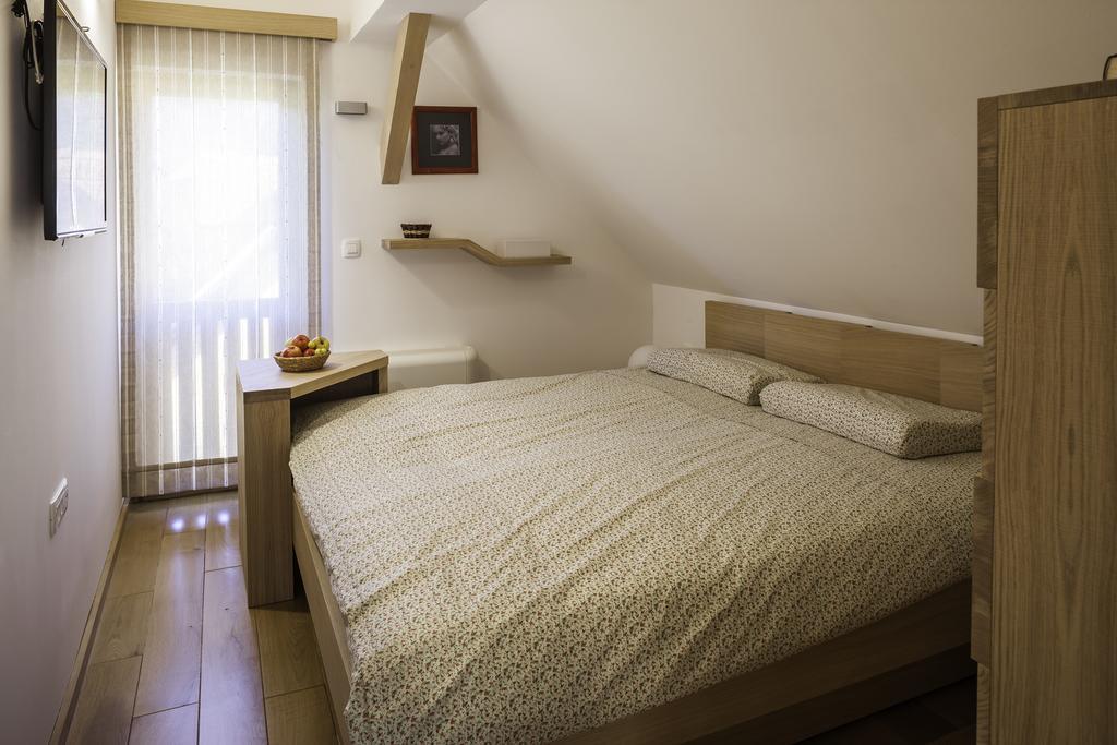 Guest House Kalska Domacija Semic Habitación foto